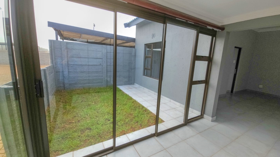 To Let 2 Bedroom Property for Rent in Melodie North West